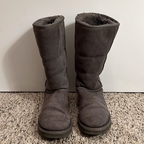 Gray Ugg Tall Boots size 8 - Picture 3 of 7